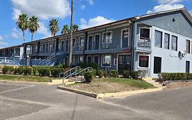 Deluxe Inn Airport